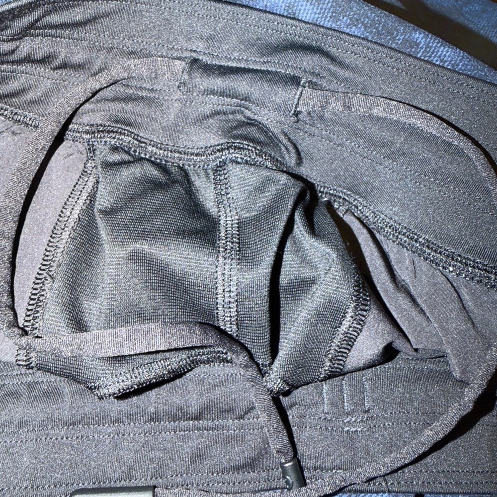 Lululemon Athletica Men's Shorts - Picture 4 of 10